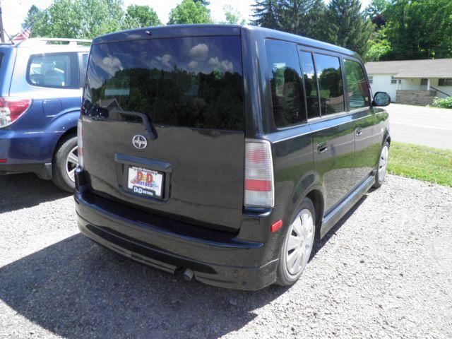 2006 GRAY Scion xB Wagon (JTLKT334964) with an 1.5L L4 DOHC 16V engine, 5SP transmission, located at 19521 New George's Creek Rd SW, Barton, MD, 21521, (301) 463-2404, 39.524323, -79.017906 - Photo#5