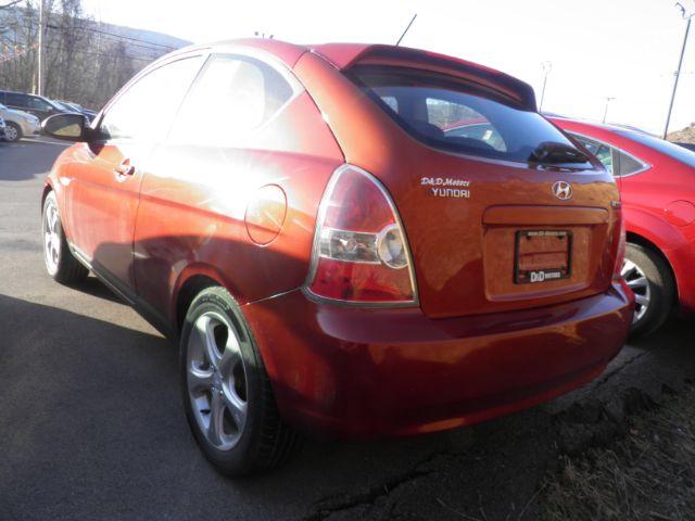 2008 ORANGE Hyundai Accent SE (KMHCN36C68U) with an 1.6l L4 engine, MAN transmission, located at 15520 McMullen Hwy SW, Belair, MD, 21502, (301) 729-3700, 39.581375, -78.846451 - Photo#3