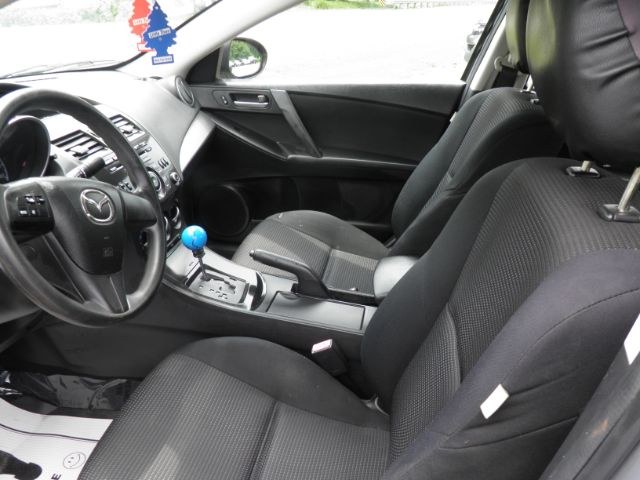 2013 Mazda MAZDA3 i SV AT 4-Door (JM1BL1TGXD1) with an 2.0L L4 DOHC 16V engine, 5-Speed Automatic transmission, located at 19521 New George's Creek Rd SW, Barton, MD, 21521, (301) 463-2404, 39.524323, -79.017906 - Photo#1