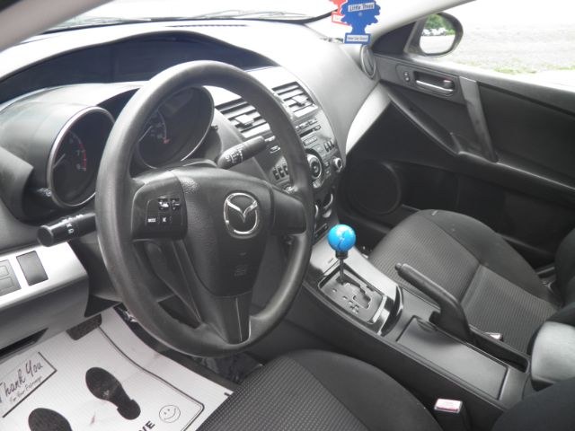 2013 Mazda MAZDA3 i SV AT 4-Door (JM1BL1TGXD1) with an 2.0L L4 DOHC 16V engine, 5-Speed Automatic transmission, located at 19521 New George's Creek Rd SW, Barton, MD, 21521, (301) 463-2404, 39.524323, -79.017906 - Photo#2