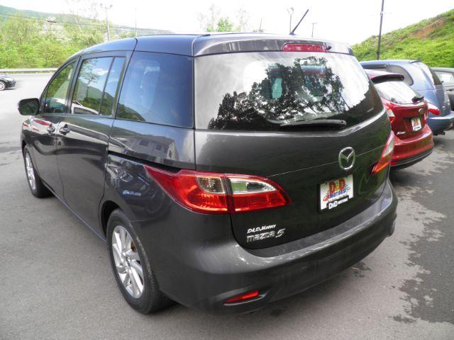 2013 GRAY MAZDA MAZDA5 Sport AT (JM1CW2BL0D0) with an 2.5L L4 DOHC 16V engine, 5-Speed Automatic transmission, located at 15520 McMullen Hwy SW, Belair, MD, 21502, (301) 729-3700, 39.581375, -78.846451 - Photo #5