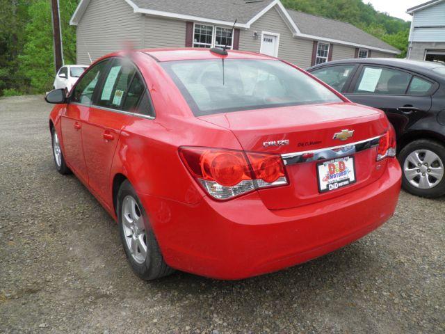2016 RED Chevrolet Cruze Limited 1LT Auto (1G1PE5SB4G7) with an 1.4l L4T engine, AT transmission, located at 19521 New George's Creek Rd SW, Barton, MD, 21521, (301) 463-2404, 39.524323, -79.017906 - Photo #4