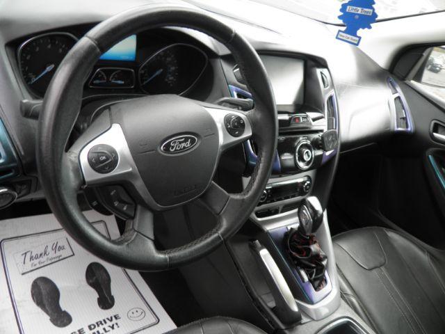 2014 WHITE Ford Focus SE Sedan (1FADP3F26EL) with an 2.0l L4 engine, AT transmission, located at 19521 New George's Creek Rd SW, Barton, MD, 21521, (301) 463-2404, 39.524323, -79.017906 - Photo#2