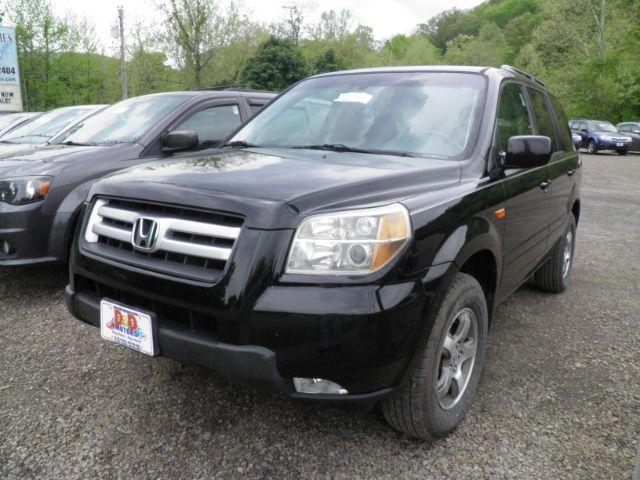 2006 BLACK HONDA PILOT EX 4WD w/ Leather and DVD (2HKYF18626H) with an 3.5L V6 engine, AT transmission, located at 19521 New George's Creek Rd SW, Barton, MD, 21521, (301) 463-2404, 39.524323, -79.017906 - Photo #0