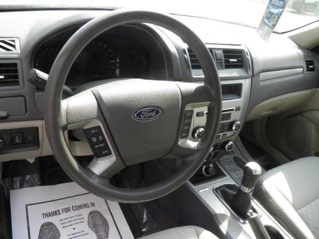 2011 RED FORD FUSION I4 SE (3FAHP0HA8BR) with an 2.5L L4 DOHC 16V engine, MAN transmission, located at 15520 McMullen Hwy SW, Belair, MD, 21502, (301) 729-3700, 39.581375, -78.846451 - Photo#2