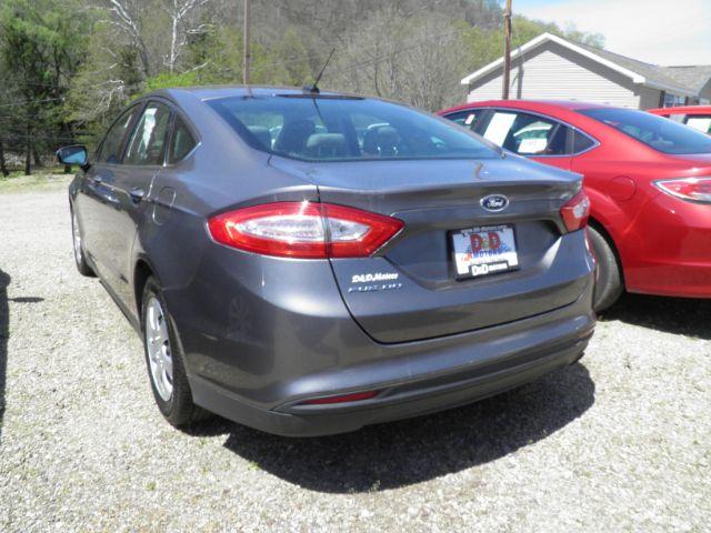 2013 GRAY Ford Fusion S (3FA6P0G70DR) with an 2.5l L4 engine, AT transmission, located at 19521 New George's Creek Rd SW, Barton, MD, 21521, (301) 463-2404, 39.524323, -79.017906 - Photo #4