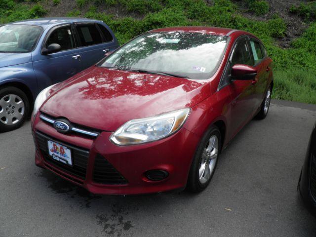 2013 RED Ford Focus SE Hatch (1FADP3K22DL) with an 2.0l L4 engine, AT transmission, located at 19521 New George's Creek Rd SW, Barton, MD, 21521, (301) 463-2404, 39.524323, -79.017906 - Photo #0