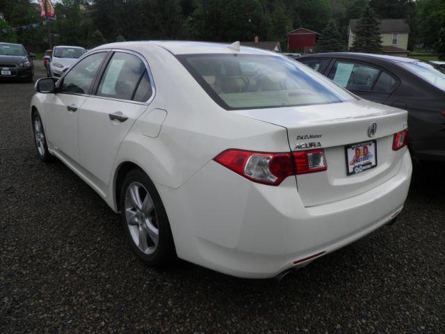 2010 WHITE Acura TSX Tech (JH4CU2F6XAC) with an 2.4l L4 engine, AT transmission, located at 19521 New George's Creek Rd SW, Barton, MD, 21521, (301) 463-2404, 39.524323, -79.017906 - Photo#9