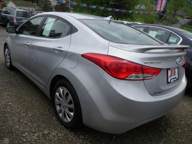 2013 SILVER Hyundai Elantra GLS A/T (5NPDH4AE2DH) with an 1.8l L4 engine, AT transmission, located at 19521 New George's Creek Rd SW, Barton, MD, 21521, (301) 463-2404, 39.524323, -79.017906 - Photo #4