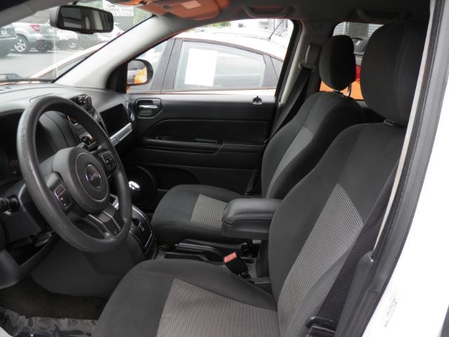 2017 WHITE Jeep Compass Sport 4WD (1C4NJDBB9HD) with an 2.4L L4 engine, AT transmission, located at 15520 McMullen Hwy SW, Belair, MD, 21502, (301) 729-3700, 39.581375, -78.846451 - Photo#1