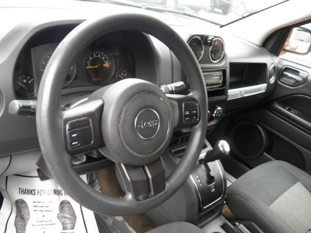 2017 WHITE Jeep Compass Sport 4WD (1C4NJDBB9HD) with an 2.4L L4 engine, AT transmission, located at 15520 McMullen Hwy SW, Belair, MD, 21502, (301) 729-3700, 39.581375, -78.846451 - Photo#2