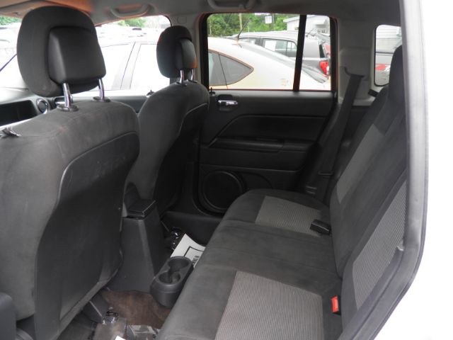 2017 WHITE Jeep Compass Sport 4WD (1C4NJDBB9HD) with an 2.4L L4 engine, AT transmission, located at 15520 McMullen Hwy SW, Belair, MD, 21502, (301) 729-3700, 39.581375, -78.846451 - Photo#3