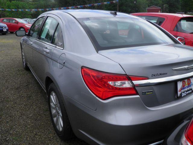 2014 GRAY Chrysler 200 Touring (1C3CCBBG3EN) with an 3.6 V6 engine, AT transmission, located at 19521 New George's Creek Rd SW, Barton, MD, 21521, (301) 463-2404, 39.524323, -79.017906 - Photo#4