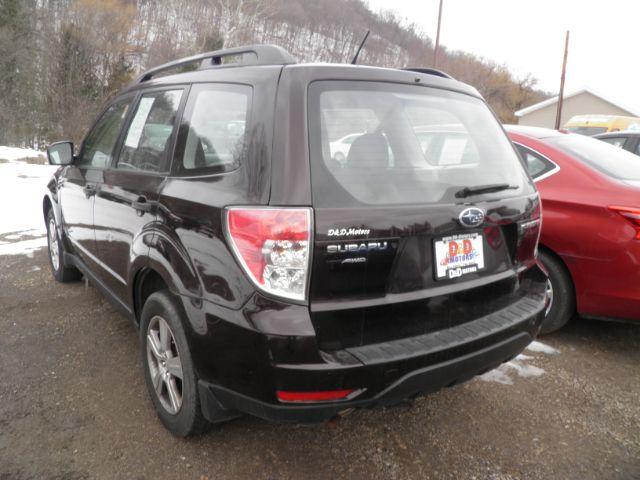 2013 Subaru Forester 2.5X (JF2SHABC1DH) with an 2.5L H4 engine, CVT transmission, located at 19521 New George's Creek Rd SW, Barton, MD, 21521, (301) 463-2404, 39.524323, -79.017906 - Photo#5