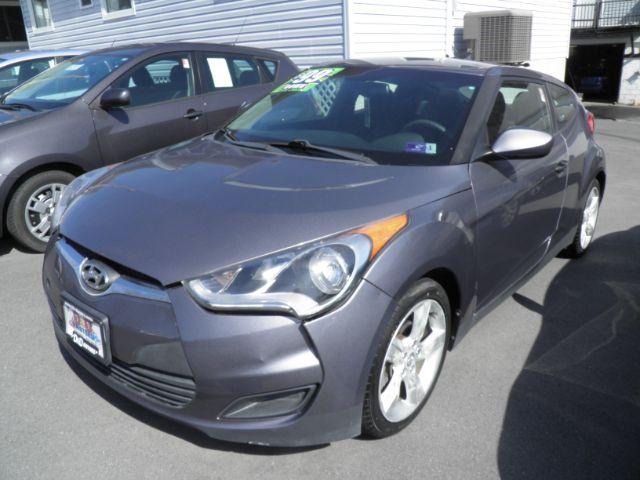 2014 GRAY Hyundai Veloster Base (KMHTC6AD6EU) with an 1.6l L4 engine, AT transmission, located at 19521 New George's Creek Rd SW, Barton, MD, 21521, (301) 463-2404, 39.524323, -79.017906 - Photo #0