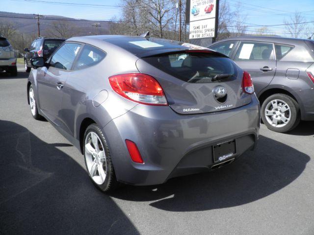2014 GRAY Hyundai Veloster Base (KMHTC6AD6EU) with an 1.6l L4 engine, AT transmission, located at 19521 New George's Creek Rd SW, Barton, MD, 21521, (301) 463-2404, 39.524323, -79.017906 - Photo #4