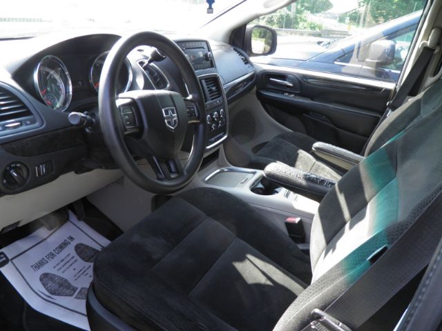 2016 Silver Dodge Grand Caravan SXT (2C4RDGCG3GR) with an 3.6L V6 engine, AT transmission, located at 15520 McMullen Hwy SW, Belair, MD, 21502, (301) 729-3700, 39.581375, -78.846451 - Photo#1