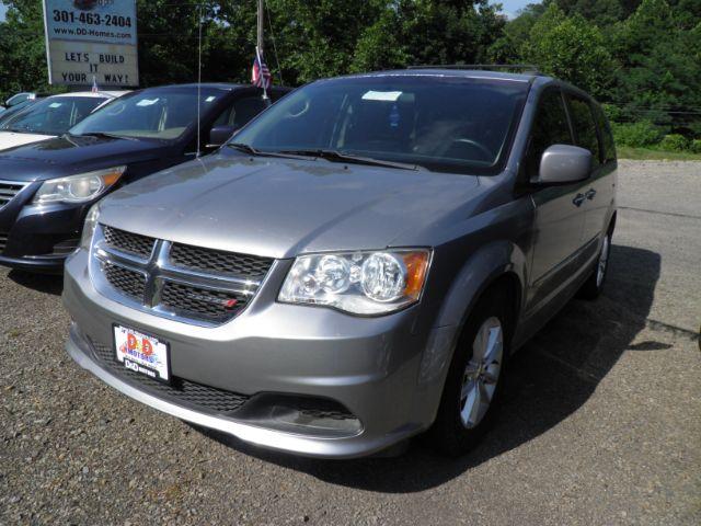 2016 SILVER Dodge Grand Caravan SXT (2C4RDGCG3GR) with an 3.5L V6 engine, AT transmission, located at 19521 New George's Creek Rd SW, Barton, MD, 21521, (301) 463-2404, 39.524323, -79.017906 - Photo #0