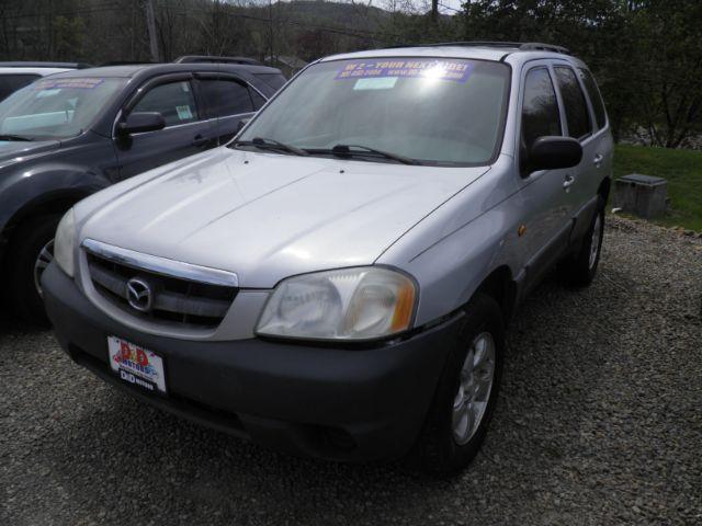 2001 SILVER Mazda Tribute DX V6 4WD (4F2YU06161K) with an 3.0 V6 engine, AT transmission, located at 19521 New George's Creek Rd SW, Barton, MD, 21521, (301) 463-2404, 39.524323, -79.017906 - Photo #0