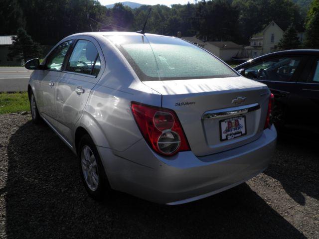 2014 SILVER Chevrolet Sonic LT Auto Sedan (1G1JC5SH3E4) with an 1.8L L4 engine, AT transmission, located at 19521 New George's Creek Rd SW, Barton, MD, 21521, (301) 463-2404, 39.524323, -79.017906 - Photo #4