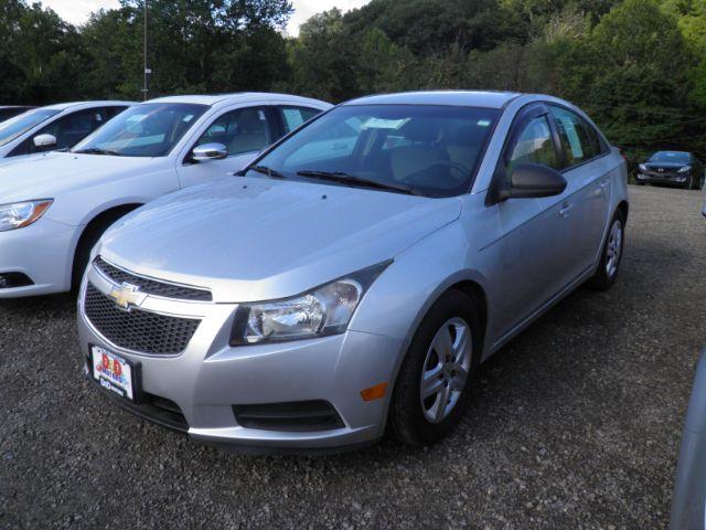 2014 SILVER Chevrolet Cruze LS Manual (1G1PB5SG5E7) with an 1.8 L4 engine, 6SP transmission, located at 19521 New George's Creek Rd SW, Barton, MD, 21521, (301) 463-2404, 39.524323, -79.017906 - Photo #0