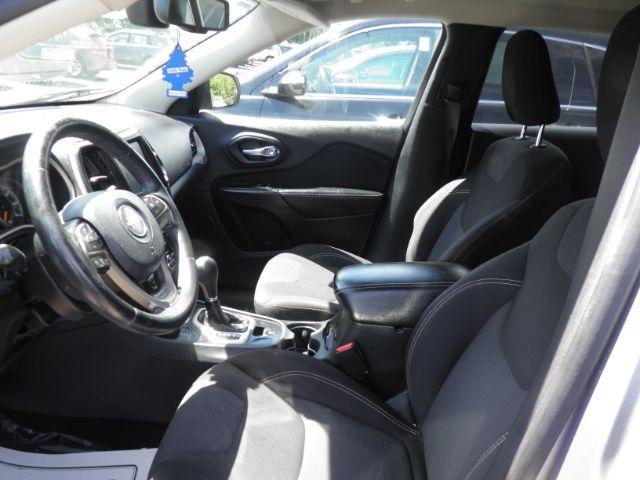 2015 GRAY Jeep Cherokee Latitude 4WD (1C4PJMCS8FW) with an 3.2L V6 engine, AT transmission, located at 19521 New George's Creek Rd SW, Barton, MD, 21521, (301) 463-2404, 39.524323, -79.017906 - Photo#1