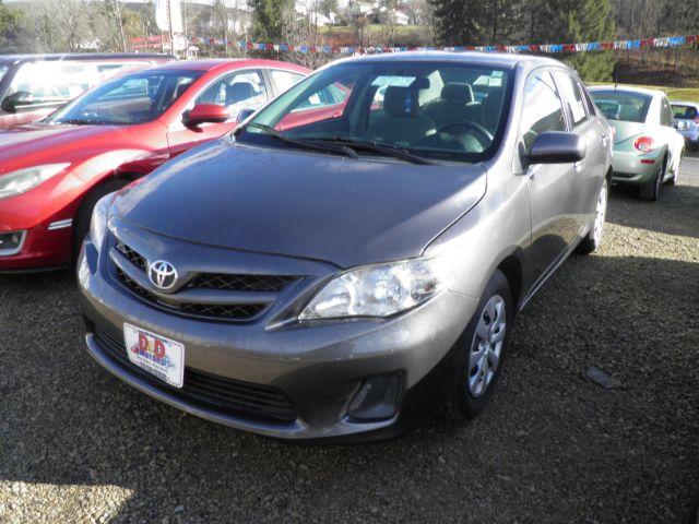 2011 GRAY Toyota Corolla LE 4-Speed AT (2T1BU4EE0BC) with an 1.8L L4 engine, AT transmission, located at 19521 New George's Creek Rd SW, Barton, MD, 21521, (301) 463-2404, 39.524323, -79.017906 - Photo #0
