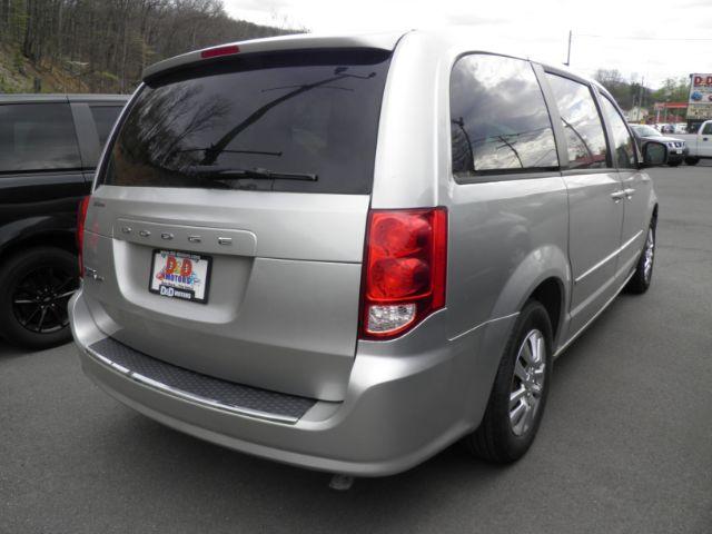 2012 GRAY Dodge Grand Caravan SE (2C4RDGBG0CR) with an 3.6L V6 engine, AT transmission, located at 15520 McMullen Hwy SW, Belair, MD, 21502, (301) 729-3700, 39.581375, -78.846451 - Photo#5