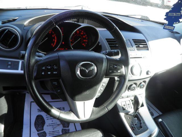 2011 GRAY Mazda MAZDA3 s Grand Touring 5-Door (JM1BL1M64B1) with an 2.5 L4 engine, AT transmission, located at 19521 New George's Creek Rd SW, Barton, MD, 21521, (301) 463-2404, 39.524323, -79.017906 - Photo #2