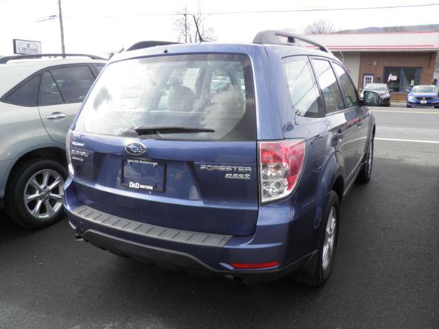 2013 BLUE Subaru Forester 2.5X (JF2SHABCXDH) with an 2.5L H4 SOHC 16V engine, AT transmission, located at 19521 New George's Creek Rd SW, Barton, MD, 21521, (301) 463-2404, 39.524323, -79.017906 - Photo #5