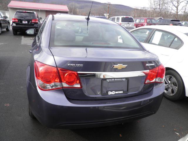 2014 GRAY Chevrolet Cruze LS Auto (1G1PA5SG4E7) with an 1.8L L4 engine, AT transmission, located at 19521 New George's Creek Rd SW, Barton, MD, 21521, (301) 463-2404, 39.524323, -79.017906 - Photo #4