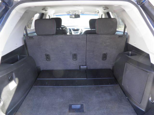 2011 GRAY Chevrolet Equinox 1LT 2WD (2CNFLDE50B6) with an 3.0 V6 engine, AT transmission, located at 19521 New George's Creek Rd SW, Barton, MD, 21521, (301) 463-2404, 39.524323, -79.017906 - Photo#4