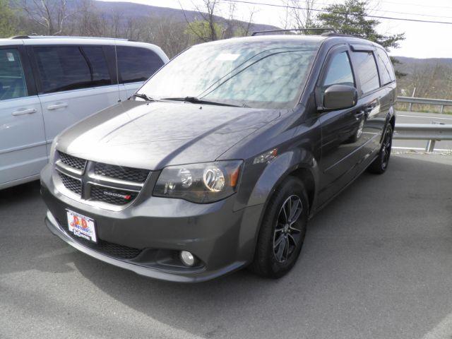2017 GRAY Dodge Grand Caravan GT (2C4RDGEG5HR) with an 3.6L V6 engine, AT transmission, located at 19521 New George's Creek Rd SW, Barton, MD, 21521, (301) 463-2404, 39.524323, -79.017906 - Photo #0