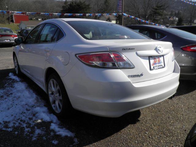 2013 WHITE Mazda Mazda6 i Touring Plus (1YVHZ8EH0D5) with an 2.5 L4 engine, AT transmission, located at 19521 New George's Creek Rd SW, Barton, MD, 21521, (301) 463-2404, 39.524323, -79.017906 - Photo #4