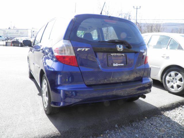2013 BLUE Honda Fit 5-Speed MT (JHMGE8G33DC) with an 1.5L L4 engine, 5SP transmission, located at 15520 McMullen Hwy SW, Belair, MD, 21502, (301) 729-3700, 39.581375, -78.846451 - Photo #5