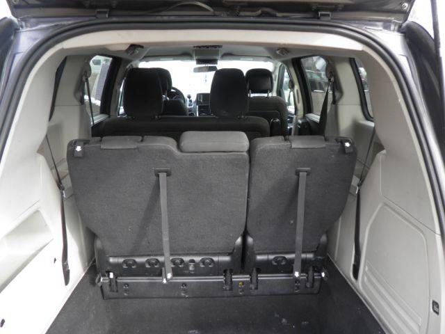 2018 GRAY Dodge Grand Caravan SE (2C4RDGBG7JR) with an 3.6L V6 engine, AT transmission, located at 19521 New George's Creek Rd SW, Barton, MD, 21521, (301) 463-2404, 39.524323, -79.017906 - Photo#4