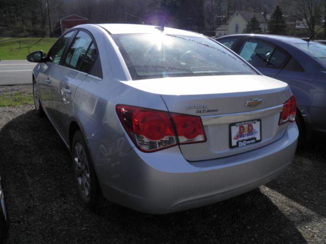 2012 GRAY Chevrolet Cruze 2LS (1G1PC5SH7C7) with an 1.8L L4 engine, AT transmission, located at 19521 New George's Creek Rd SW, Barton, MD, 21521, (301) 463-2404, 39.524323, -79.017906 - Photo #4
