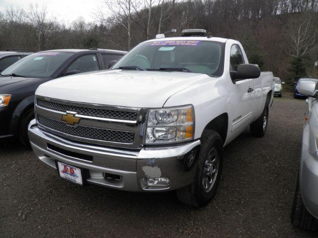 2012 WHITE Chevrolet Silverado 1500 LT 4WD (1GCNKSEA3CZ) with an 4.8L V8 engine, AT transmission, located at 19521 New George's Creek Rd SW, Barton, MD, 21521, (301) 463-2404, 39.524323, -79.017906 - Photo #0