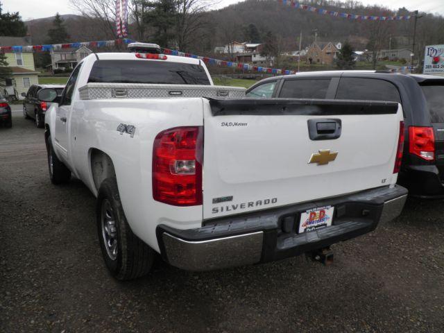 2012 WHITE Chevrolet Silverado 1500 LT 4WD (1GCNKSEA3CZ) with an 4.8L V8 engine, AT transmission, located at 19521 New George's Creek Rd SW, Barton, MD, 21521, (301) 463-2404, 39.524323, -79.017906 - Photo #3