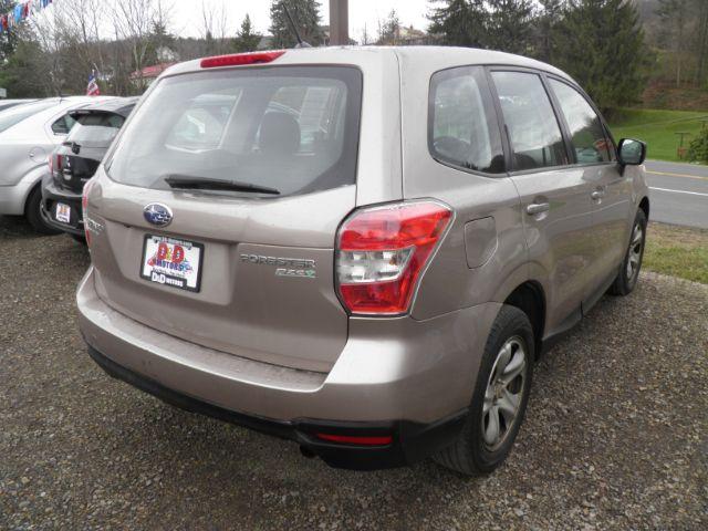 2015 GOLD Subaru Forester 2.5i (JF2SJAAC7FG) with an 2.5 L4 engine, 6SP transmission, located at 19521 New George's Creek Rd SW, Barton, MD, 21521, (301) 463-2404, 39.524323, -79.017906 - Photo #5