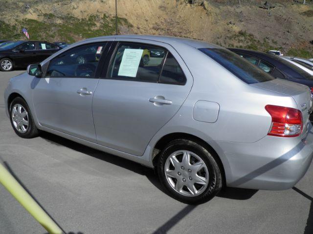 2010 SILVER Toyota Yaris AT (JTDBT4K38A1) with an 1.5L L4 engine, 4-Speed Automatic transmission, located at 15520 McMullen Hwy SW, Belair, MD, 21502, (301) 729-3700, 39.581375, -78.846451 - Photo #4