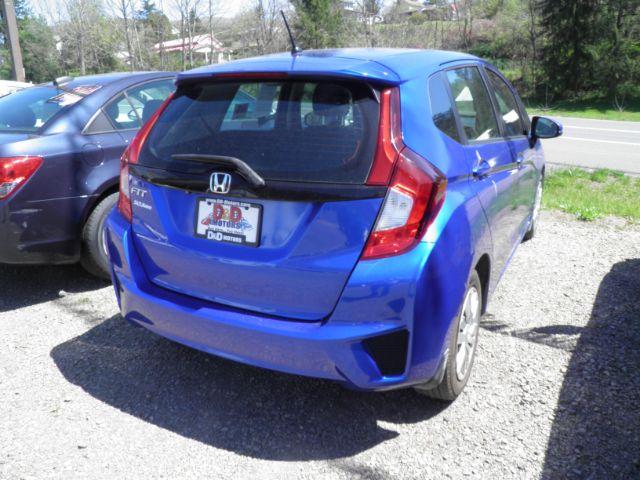 2015 BLUE Honda Fit LX (3HGGK5G5XFM) with an 1.5L L4 engine, 6SP transmission, located at 19521 New George's Creek Rd SW, Barton, MD, 21521, (301) 463-2404, 39.524323, -79.017906 - Photo #5