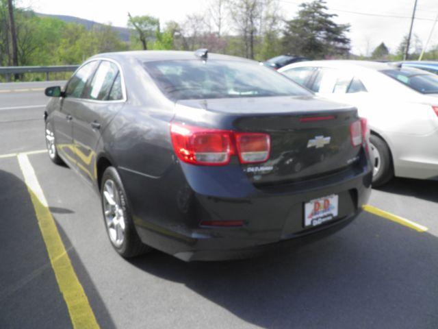 2016 GRAY Chevrolet Malibu Limited 1LT (1G11C5SA9GU) with an 2.5 L4 engine, AT transmission, located at 15520 McMullen Hwy SW, Belair, MD, 21502, (301) 729-3700, 39.581375, -78.846451 - Photo #4