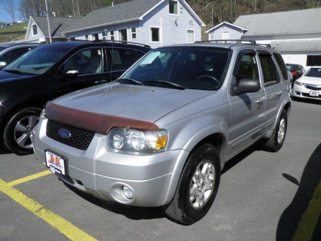 2007 SILVER Ford Escape Limited 4WD (1FMYU94187K) with an 3.0 V6 engine, AT transmission, located at 15520 McMullen Hwy SW, Belair, MD, 21502, (301) 729-3700, 39.581375, -78.846451 - Photo #0