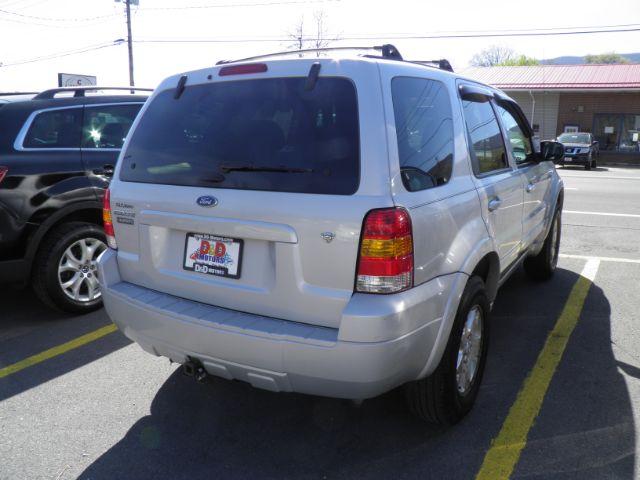 2007 SILVER Ford Escape Limited 4WD (1FMYU94187K) with an 3.0 V6 engine, AT transmission, located at 15520 McMullen Hwy SW, Belair, MD, 21502, (301) 729-3700, 39.581375, -78.846451 - Photo #5