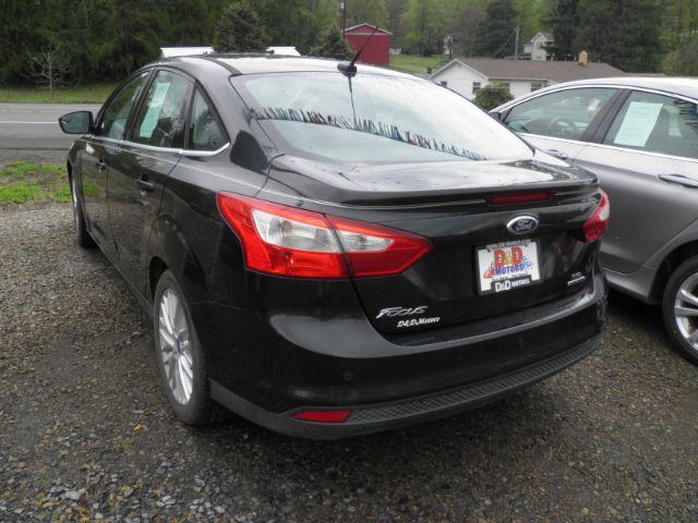 2012 Black Ford Focus SEL Sedan (1FAHP3H2XCL) with an 2.0L I4 engine, AT transmission, located at 19521 New George's Creek Rd SW, Barton, MD, 21521, (301) 463-2404, 39.524323, -79.017906 - Photo#3