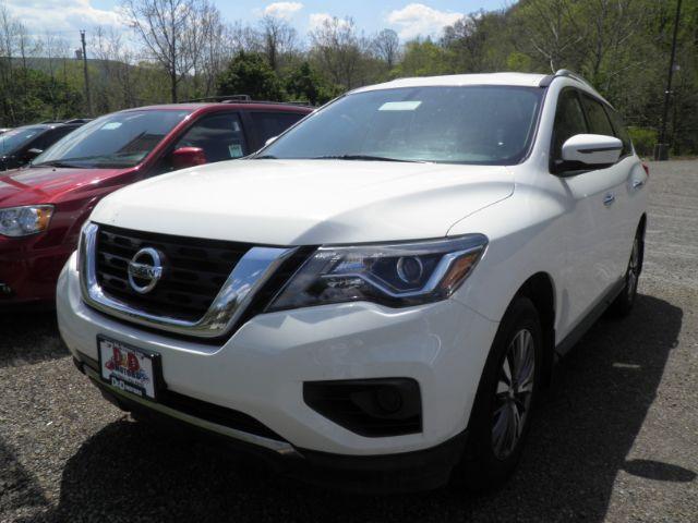 2017 WHITE Nissan Pathfinder S 4WD (5N1DR2MM8HC) with an 3.5L V6 engine, CVT transmission, located at 19521 New George's Creek Rd SW, Barton, MD, 21521, (301) 463-2404, 39.524323, -79.017906 - Photo #0