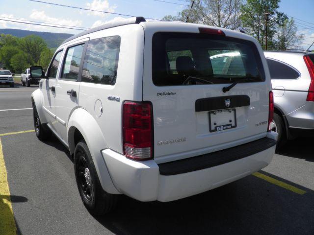 2009 WHITE Dodge Nitro SE 4WD (1D8GU28K89W) with an 3.7L V6 engine, located at 15520 McMullen Hwy SW, Belair, MD, 21502, (301) 729-3700, 39.581375, -78.846451 - Photo #5