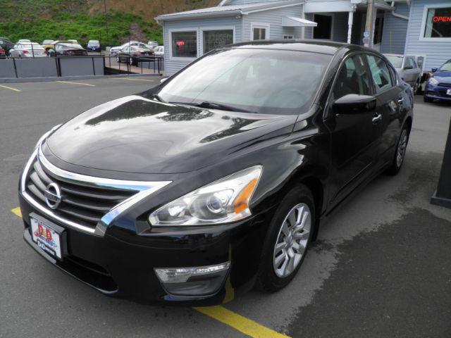 2015 BLACK Nissan Altima 2.5 S (1N4AL3AP0FC) with an 2.5 L4 engine, CVT transmission, located at 15520 McMullen Hwy SW, Belair, MD, 21502, (301) 729-3700, 39.581375, -78.846451 - Photo #0