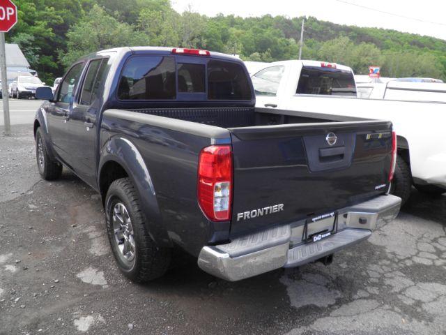 2016 BLUE Nissan Frontier S Crew Cab 5AT 2WD (1N6AD0ER7GN) with an 4.0 V6 engine, AT transmission, located at 15520 McMullen Hwy SW, Belair, MD, 21502, (301) 729-3700, 39.581375, -78.846451 - Photo #4